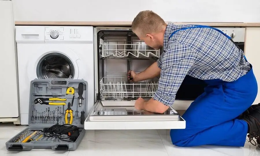 Cumayeri Beko servisi teknisyen ekibi beyaz eşya tamiri yaparken